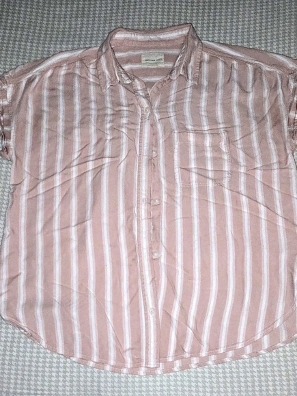 American Eagle Striped Button Down Top in Pink & White Size Medium
